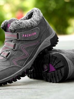Daeful - Women's Gray Suede Winter Ankle Boots with Pink Accents (New) No Tags